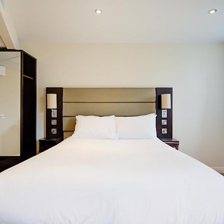 Belvilla Newport City Centre Hotel - Lifestyle מראה חיצוני תמונה