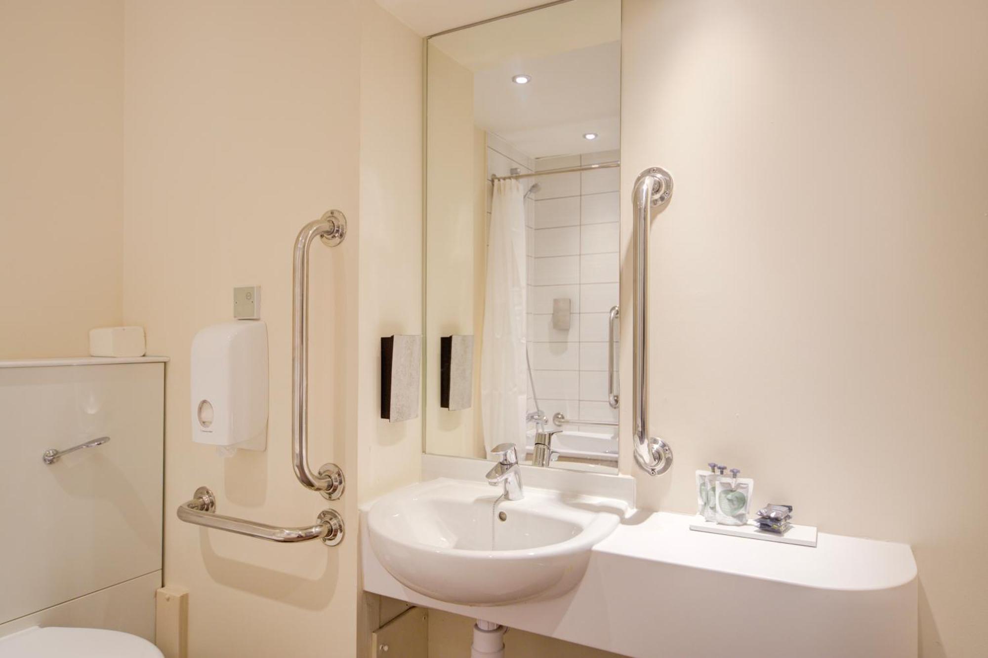 Belvilla Newport City Centre Hotel - Lifestyle מראה חיצוני תמונה
