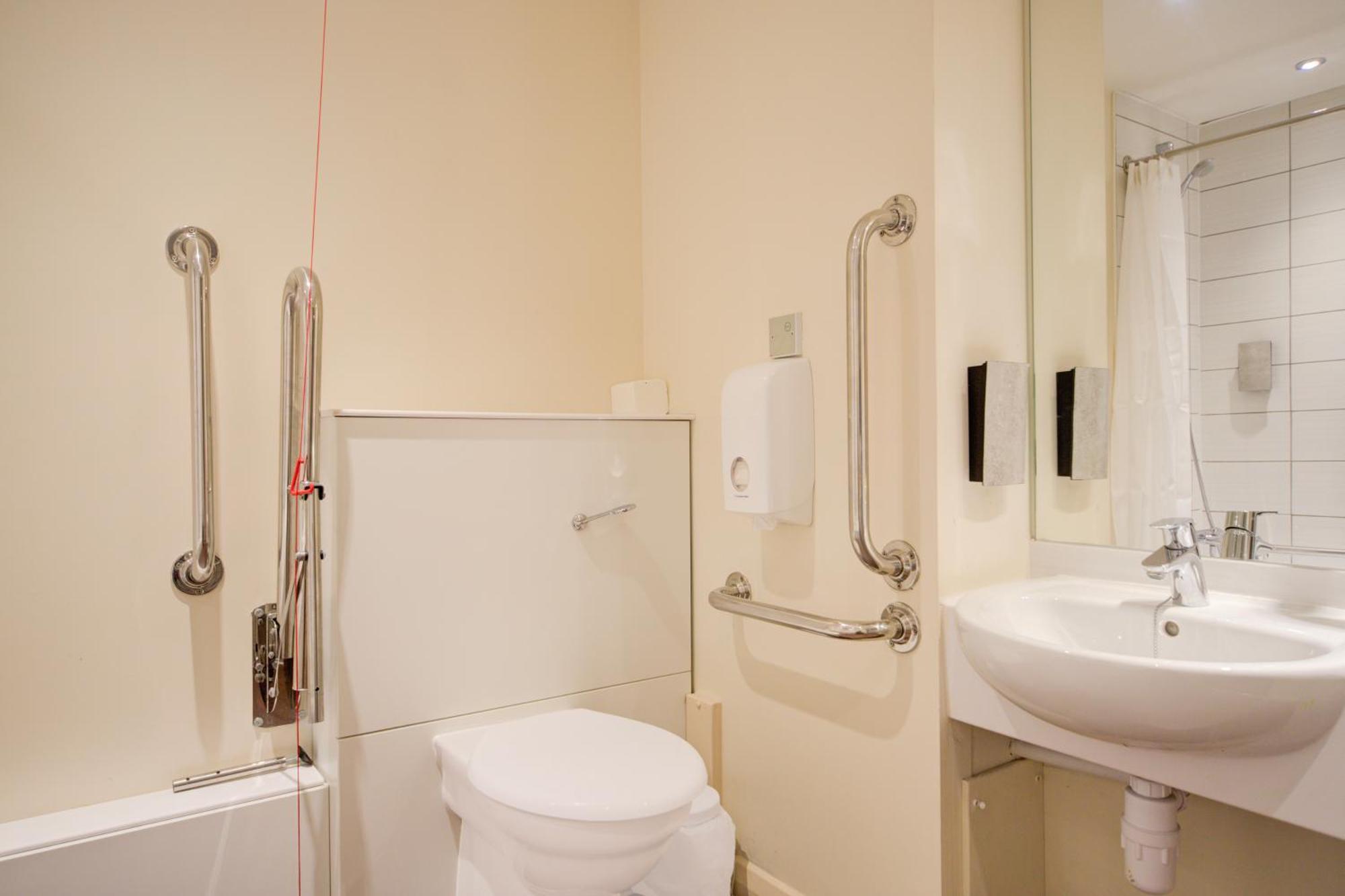 Belvilla Newport City Centre Hotel - Lifestyle מראה חיצוני תמונה