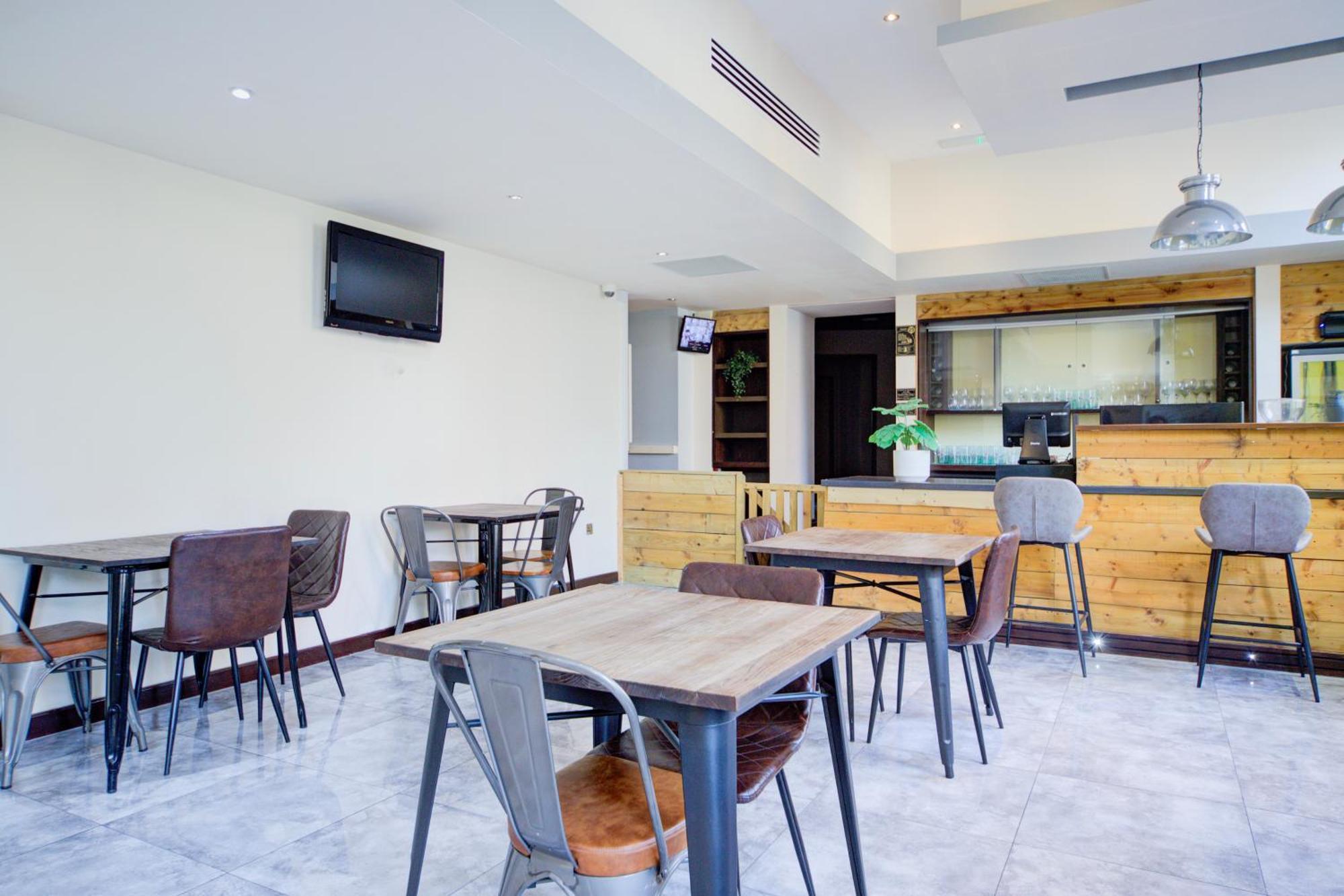 Belvilla Newport City Centre Hotel - Lifestyle מראה חיצוני תמונה