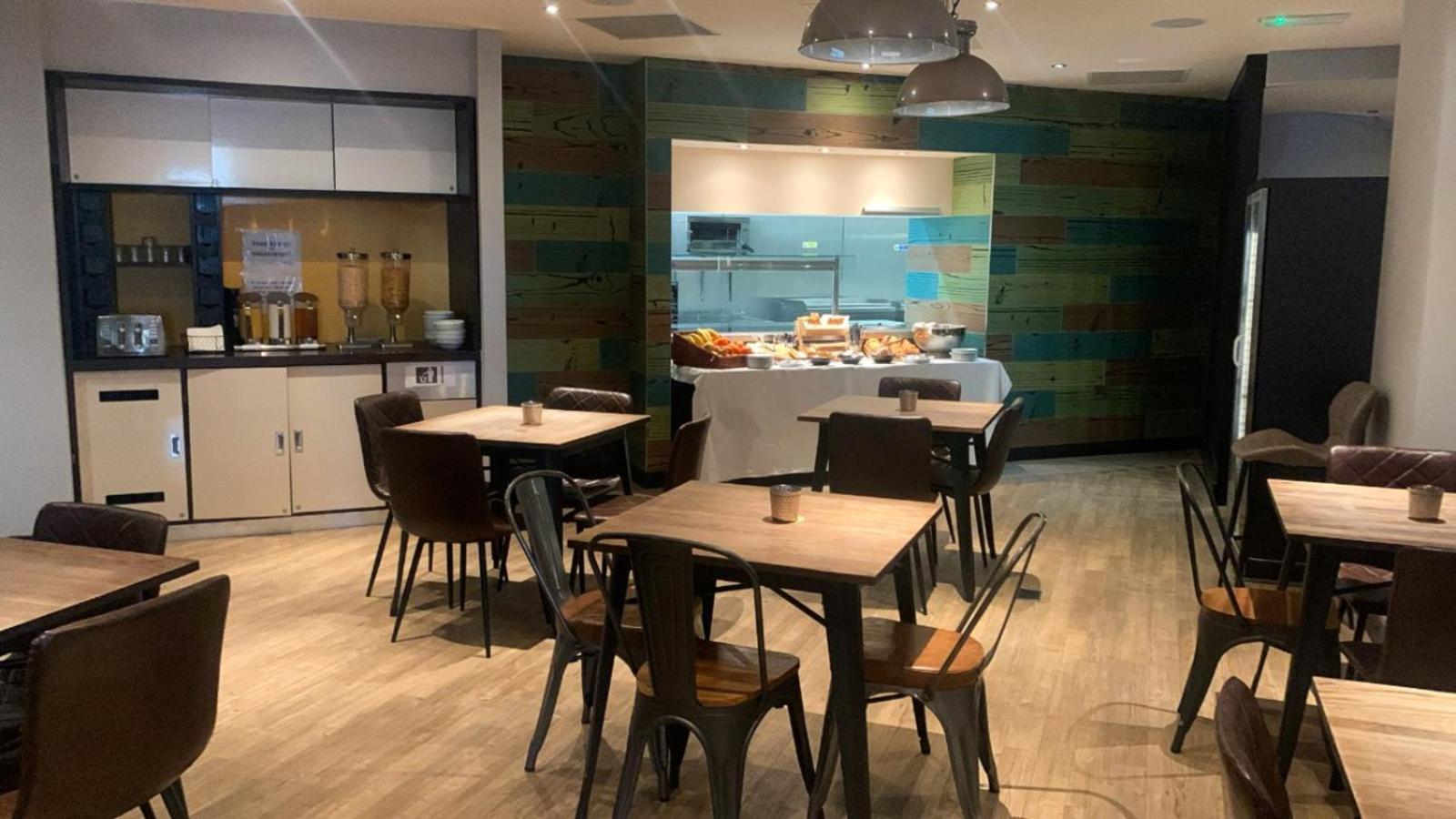 Belvilla Newport City Centre Hotel - Lifestyle מראה חיצוני תמונה